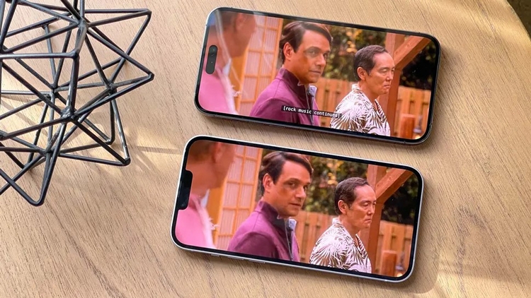iPhone 14 Plus vẫn giữ nguyên thiết kế màn hình notch (tai thỏ), còn iPhone 14 Pro Max đã được nâng cấp lên một ngôn ngữ thiết kế mới đó chính là Dynamic Island.