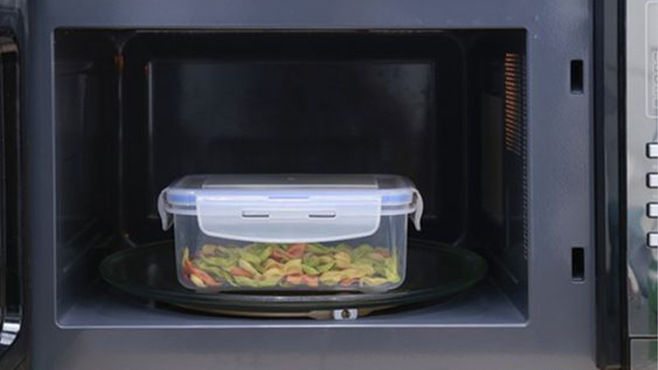 Loại hộp nhựa sử dụng được trong lò vi sóng