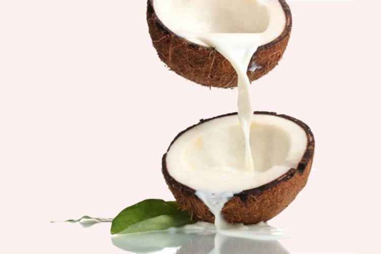 Cách làm nước màu dừa kho thịt nguyên chất