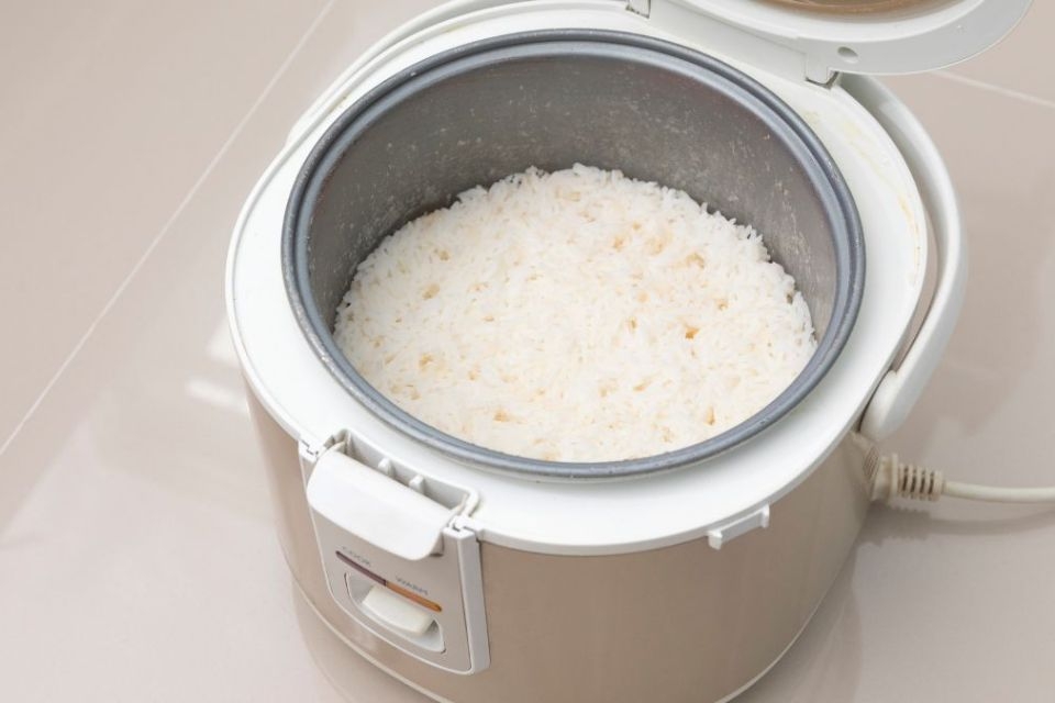 Cách sửa lỗi nồi cơm điện bị nhảy nút khi cơm chưa chín