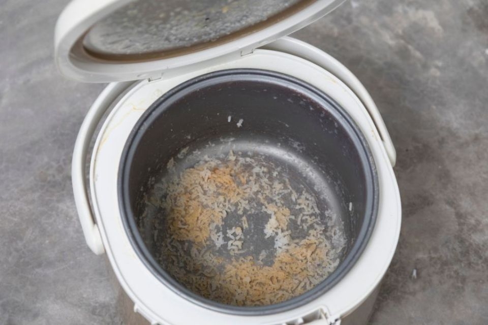 Cách sửa lỗi nồi cơm điện nấu cơm cháy