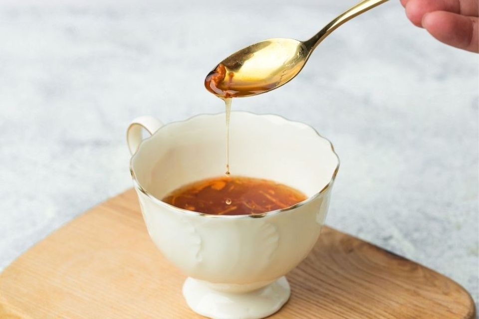 Cách dùng đông trùng hạ thảo ngâm mật ong