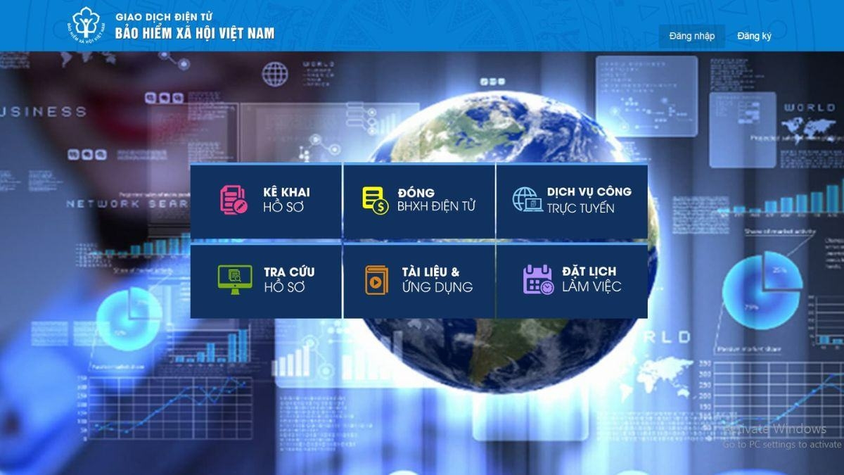 Những phần mềm chiếu màn hình điện thoại lên máy tính Ngoài ứng dụng Connect, bạn cũng có thể sử dụng những phần mềm hỗ trợ dưới đây để thực hiện cách chiếu màn hình điện thoại lên máy tính. Ứng dụng chiếu màn hình ApowerMirror ApowerMirror được đánh giá là ứng dụng hỗ trợ cách chiếu màn hình điện thoại lên máy tính rất hiệu quả, chất lượng hình ảnh cao mà bạn không nên bỏ qua. Ứng dụng này cũng hỗ trợ rất nhiều nền tảng khác nhau nên dù dùng điện thoại, máy tính gì cũng có thể sử dụng được.  Ưu điểm: Sử dụng đơn giản với giao diện dễ hiểu, thân thiện với người dùng. Một trong những ứng dụng quay màn hình chất lượng nhất. Hỗ trợ điều khiển điện thoại bằng cả chuột và bàn phím. Có hỗ trợ tốt cáp USB và kết nối qua mạng Wifi. Nhược điểm: Người dùng cần đăng ký gói VIP để sử dụng mọi tính năng. Ứng dụng Vysor Cách chiếu màn hình điện thoại lên máy tính bằng Vysor rất đơn giản, dễ thao tác và cũng an toàn với dữ liệu, thông tin của người dùng. Hiện phần mềm này hỗ trợ cho cả PC, laptop và điện thoại, rất tiện dụng phải không nào.  Ưu điểm: Thao tác nhanh chóng, dễ sử dụng. Có thể điều khiển ở cả hai thiết bị sau khi kết nối. Nhược điểm: Với bản miễn phí, người dùng sẽ cần kết nối cáp USB để truyền tải nhưng đổi lại là khả năng kết nối ổn định hơn. Phần mềm TeamViewer TeamViewer vốn được biết đến là phần mềm hỗ trợ chiếu màn hình điện thoại lên máy tính không tốn phí và rất phổ biến hiện nay. Ngoài tính năng chia sẻ màn hình, TeamViewer còn hỗ trợ người dùng điều khiển thiết bị từ xa một cách linh hoạt, dễ dàng.  Ưu điểm: Ứng dụng hoạt động tốt trên nhiều nền tảng và không mất phí. Có thể điều khiển từ xa với đường truyền ổn định. Hỗ trợ nhiều tính năng tiện lợi. Nhược điểm: Có tính phí với khách hàng là doanh nghiệp. Tạm kết Trên đây là một số cách chiếu màn hình điện thoại lên máy tính có sử dụng phần mềm bên thứ ba và sử dụng cáp kết nối, mong rằng đã giúp ích cho bạn. Hiện các dòng máy tính bàn, laptop tại FPT Shop đang áp dụng nhiều chương trình khuyến mãi với mức giá hấp dẫn, thích hợp cho cả học sinh, sinh viên, nhân viên văn phòng,… Nếu đang tìm kiếm một chiếc máy tính đầy đủ tính năng, thiết kế sang trọng, đẹp mắt,… với giá thành cạnh tranh, hãy ghé FPT Shop gần nhất để tham khảo mẫu mã, bạn nhé. 5