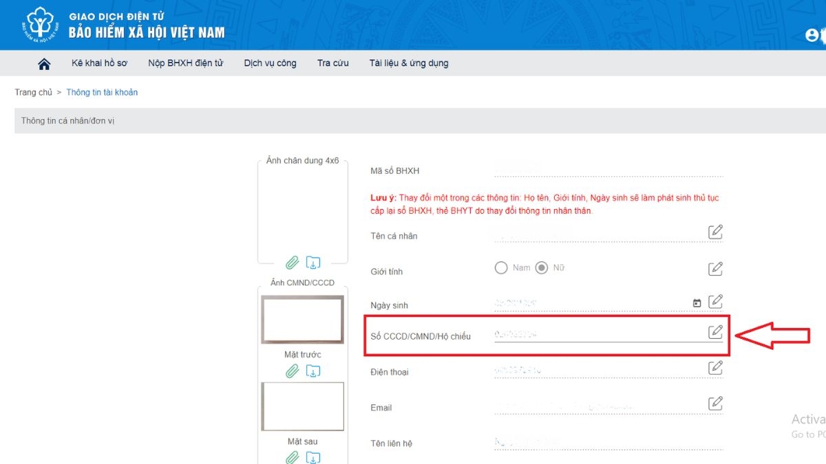 Những phần mềm chiếu màn hình điện thoại lên máy tính Ngoài ứng dụng Connect, bạn cũng có thể sử dụng những phần mềm hỗ trợ dưới đây để thực hiện cách chiếu màn hình điện thoại lên máy tính. Ứng dụng chiếu màn hình ApowerMirror ApowerMirror được đánh giá là ứng dụng hỗ trợ cách chiếu màn hình điện thoại lên máy tính rất hiệu quả, chất lượng hình ảnh cao mà bạn không nên bỏ qua. Ứng dụng này cũng hỗ trợ rất nhiều nền tảng khác nhau nên dù dùng điện thoại, máy tính gì cũng có thể sử dụng được.  Ưu điểm: Sử dụng đơn giản với giao diện dễ hiểu, thân thiện với người dùng. Một trong những ứng dụng quay màn hình chất lượng nhất. Hỗ trợ điều khiển điện thoại bằng cả chuột và bàn phím. Có hỗ trợ tốt cáp USB và kết nối qua mạng Wifi. Nhược điểm: Người dùng cần đăng ký gói VIP để sử dụng mọi tính năng. Ứng dụng Vysor Cách chiếu màn hình điện thoại lên máy tính bằng Vysor rất đơn giản, dễ thao tác và cũng an toàn với dữ liệu, thông tin của người dùng. Hiện phần mềm này hỗ trợ cho cả PC, laptop và điện thoại, rất tiện dụng phải không nào.  Ưu điểm: Thao tác nhanh chóng, dễ sử dụng. Có thể điều khiển ở cả hai thiết bị sau khi kết nối. Nhược điểm: Với bản miễn phí, người dùng sẽ cần kết nối cáp USB để truyền tải nhưng đổi lại là khả năng kết nối ổn định hơn. Phần mềm TeamViewer TeamViewer vốn được biết đến là phần mềm hỗ trợ chiếu màn hình điện thoại lên máy tính không tốn phí và rất phổ biến hiện nay. Ngoài tính năng chia sẻ màn hình, TeamViewer còn hỗ trợ người dùng điều khiển thiết bị từ xa một cách linh hoạt, dễ dàng.  Ưu điểm: Ứng dụng hoạt động tốt trên nhiều nền tảng và không mất phí. Có thể điều khiển từ xa với đường truyền ổn định. Hỗ trợ nhiều tính năng tiện lợi. Nhược điểm: Có tính phí với khách hàng là doanh nghiệp. Tạm kết Trên đây là một số cách chiếu màn hình điện thoại lên máy tính có sử dụng phần mềm bên thứ ba và sử dụng cáp kết nối, mong rằng đã giúp ích cho bạn. Hiện các dòng máy tính bàn, laptop tại FPT Shop đang áp dụng nhiều chương trình khuyến mãi với mức giá hấp dẫn, thích hợp cho cả học sinh, sinh viên, nhân viên văn phòng,… Nếu đang tìm kiếm một chiếc máy tính đầy đủ tính năng, thiết kế sang trọng, đẹp mắt,… với giá thành cạnh tranh, hãy ghé FPT Shop gần nhất để tham khảo mẫu mã, bạn nhé. 8