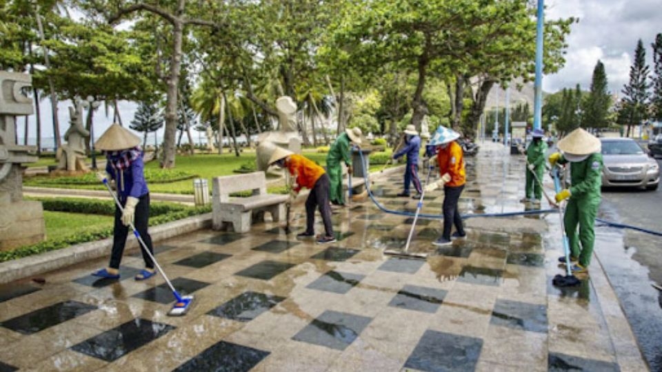 Lau chùi ở nơi công cộng
