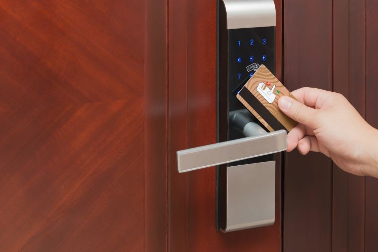 cách đổi mật khẩu cửa từ hình 1