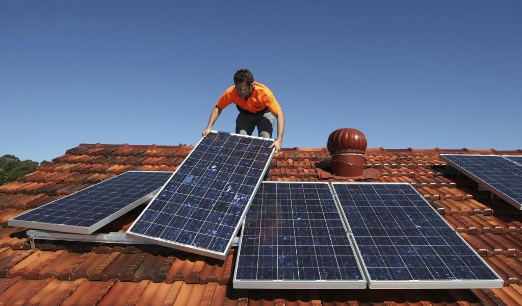 Dùng điện mặt trời có nguy hiểm không? Lưu ý cách lắp đặt đảm bảo an toàn khi sử dụng 3