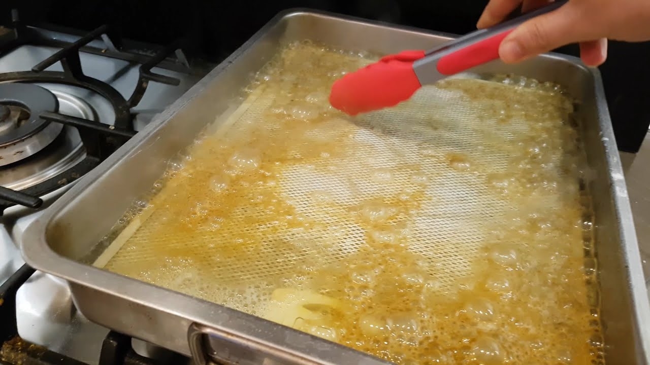 Cách vệ sinh máy hút mùi bằng baking soda 5