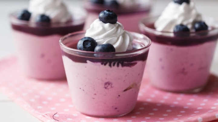 Thành phẩm bánh mousse việt quất sữa chua