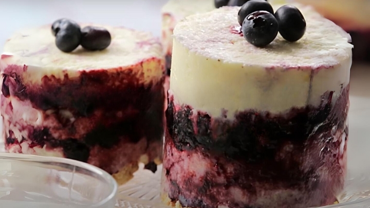 Thành phẩm bánh mousse việt quất chocolate