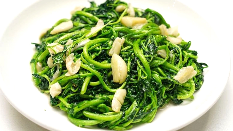 Xà lách xoong Nhật xào tỏi.