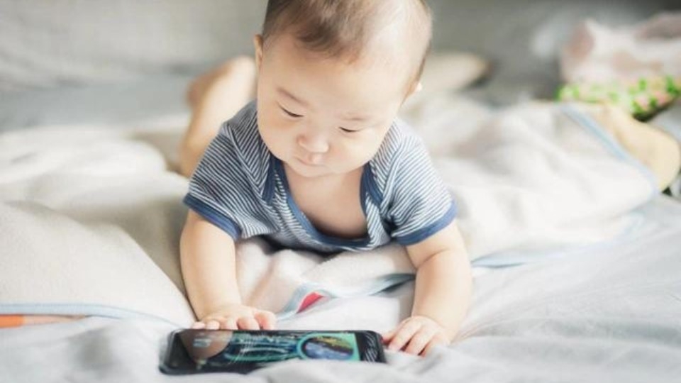 Trẻ nên xem tivi bao nhiêu là đủ?