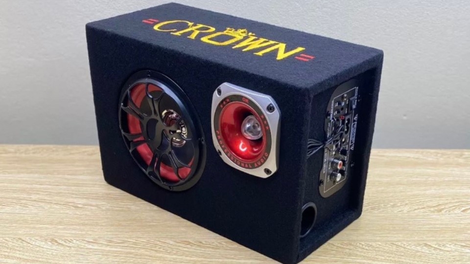 Loa Crown 8 vuông Bluetooth