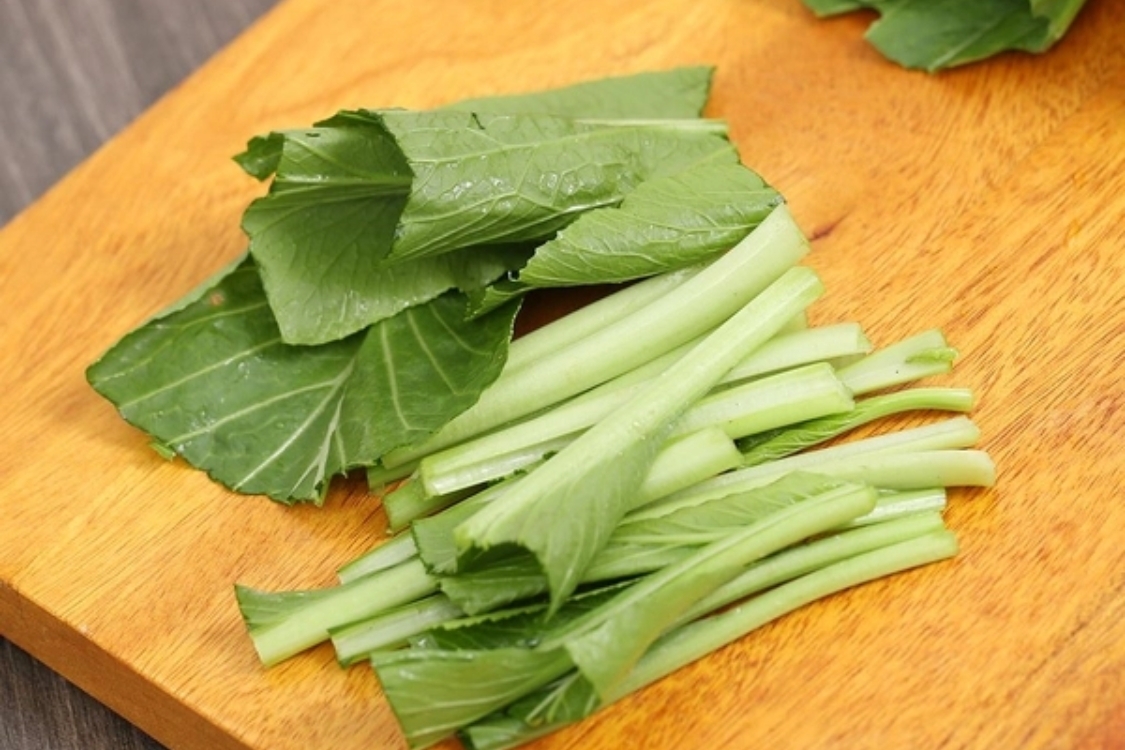 Cách nhặt rau cải ngọt 1