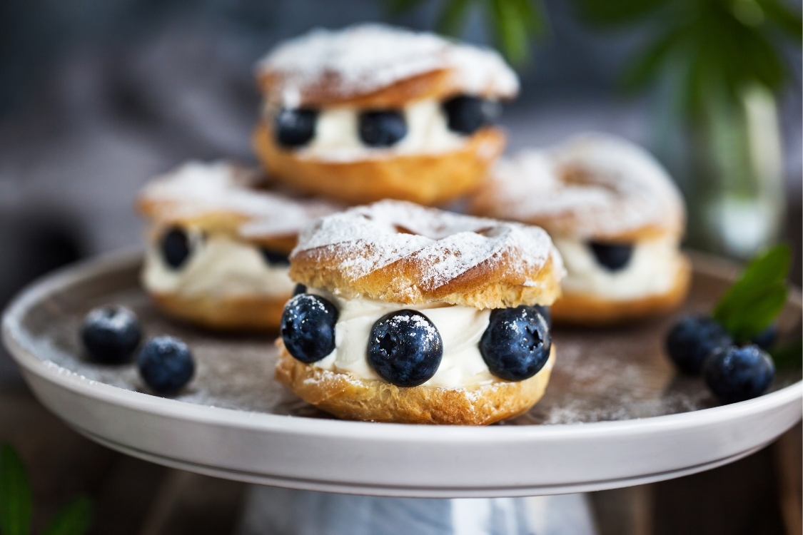 Bánh su kem việt quất