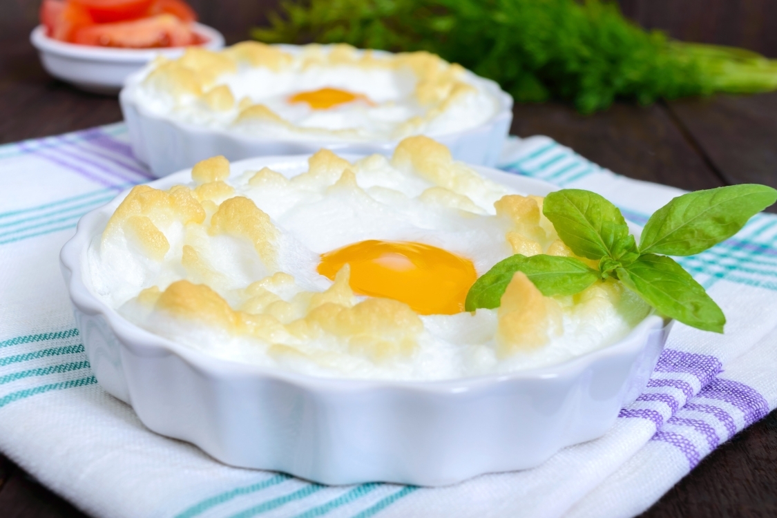 Đánh lòng trắng trứng không bông có làm bánh được không?