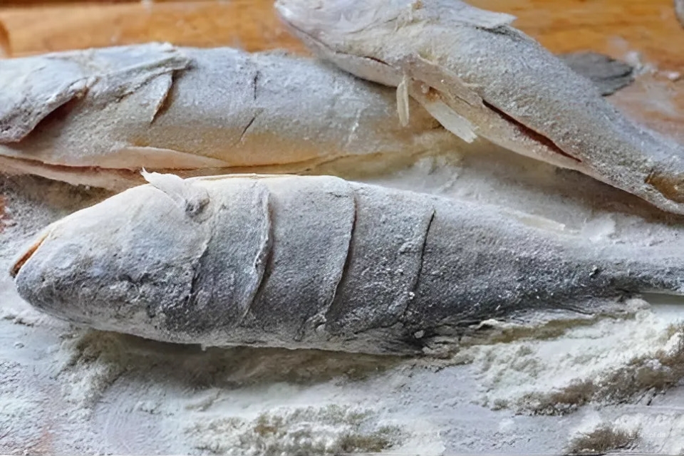 Cách làm sạch nhớt cá 3