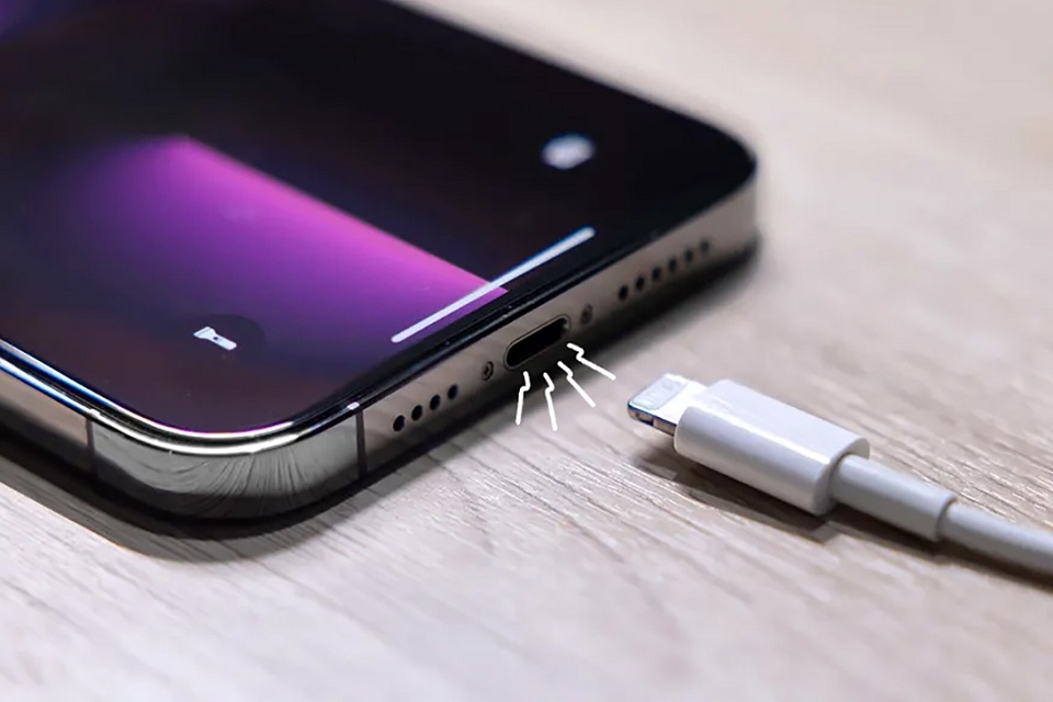 iPhone X sạc không vào pin 2