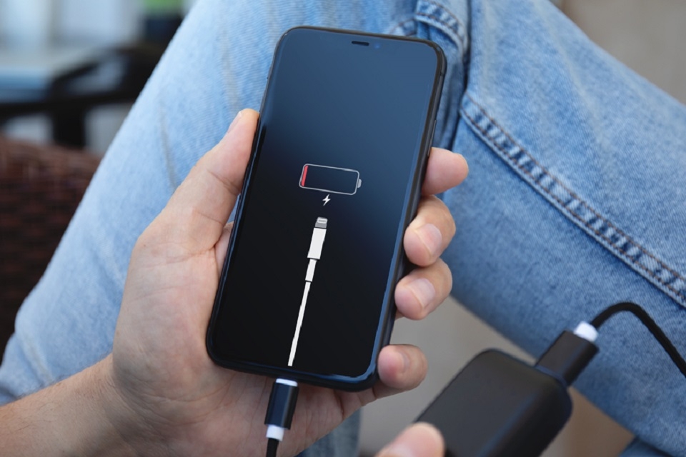 iPhone X sạc không vào pin 3