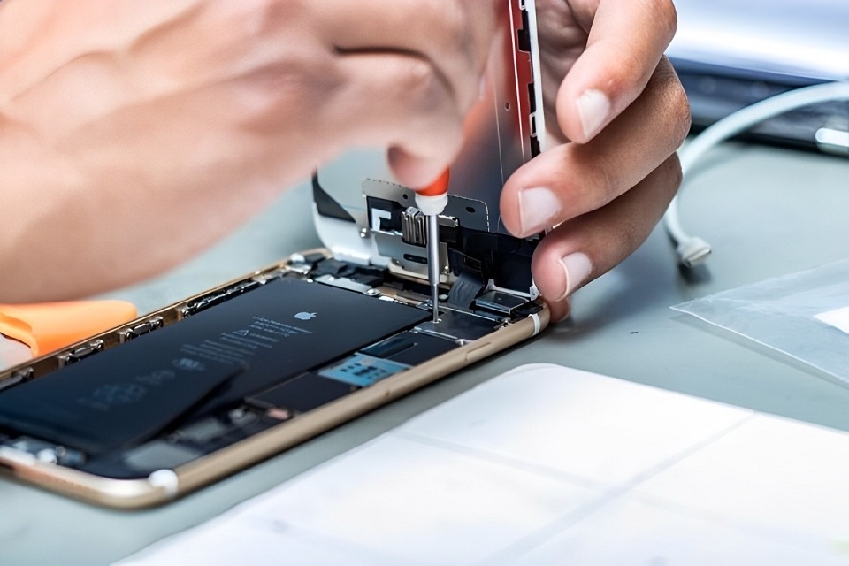iPhone X sạc không vào pin 7