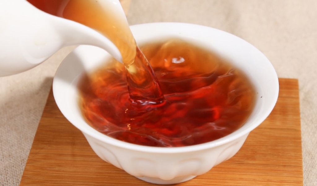 Hồng trà và trà đen giống hay khác nhau? Lợi ích, cách dùng và cách bảo quản đúng 4