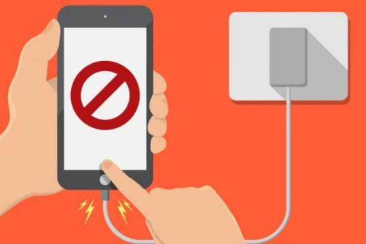 Cách kích nguồn iPhone sạc không lên nguồn có an toàn không