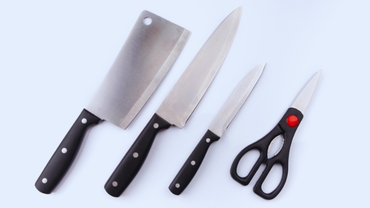 Dao, kéo làm bếp và thớt 1