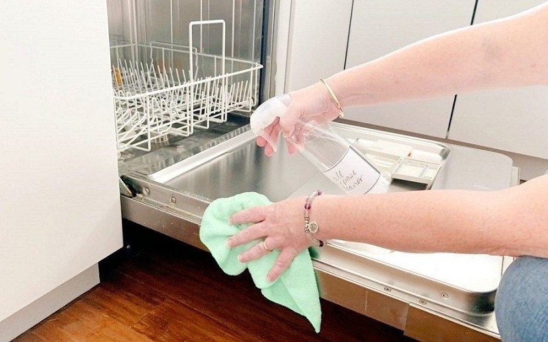 Máy rửa chén có mùi hôi: Nguyên nhân do đâu? Tìm hiểu cách khắc phục cụ thể 5