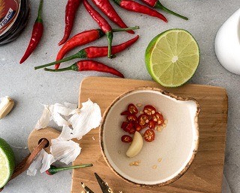 ​Cách làm tỏi ớt nổi trên nước mắm 4