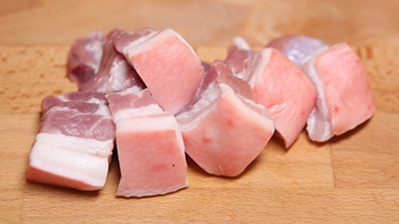cách làm thịt kho trứng cút nước dừa 3