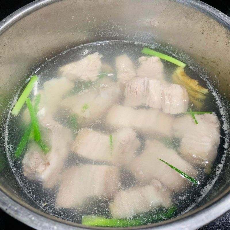 cách làm thịt kho trứng cút nước dừa 5