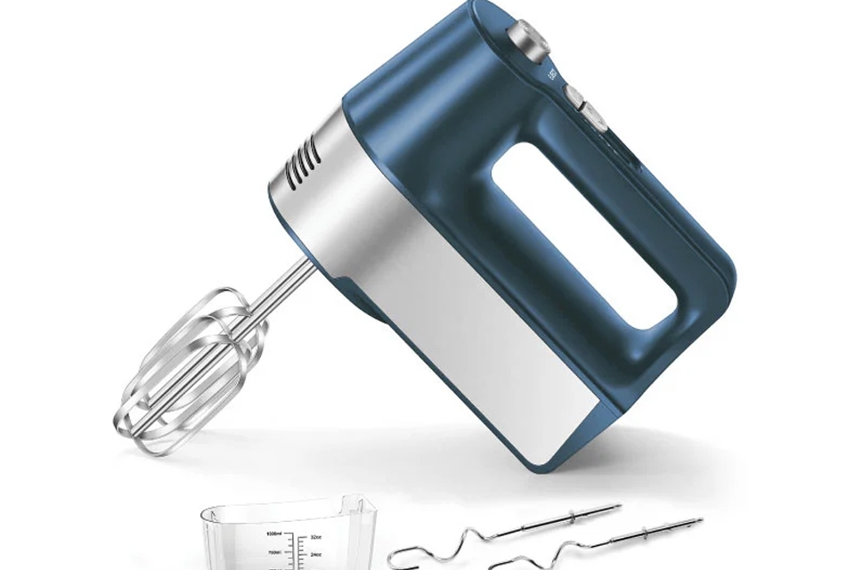 Máy đánh trứng - Dụng cụ làm kem tươi cần thiết.