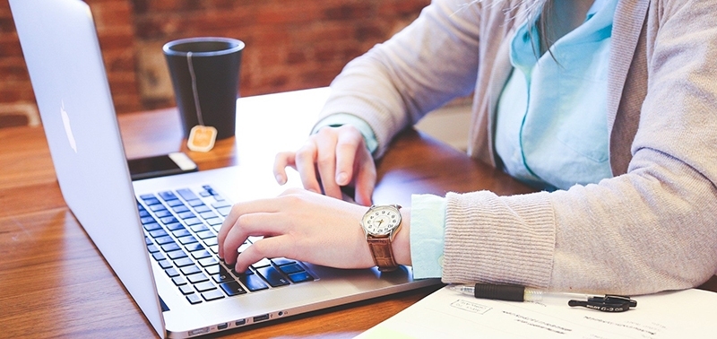 laptop cho sinh viên y khoa 2024 1