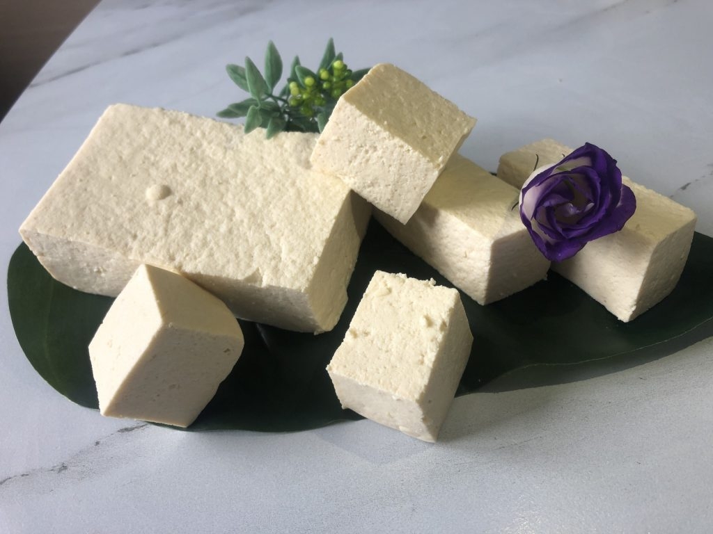 phân biệt đậu phụ có thạch cao và đậu phụ nguyên chất (Ảnh 3)
