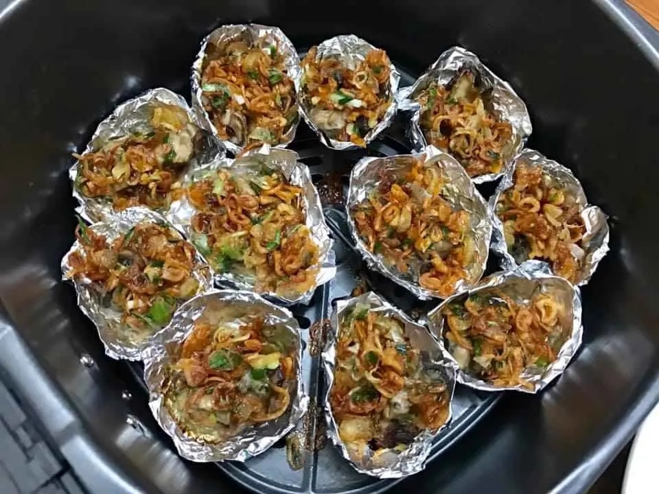 Nên làm hàu nướng bằng nồi gì