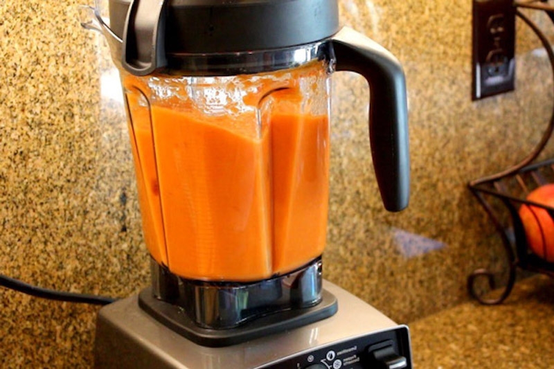 Nên làm nước ép cà rốt bằng máy gì 2