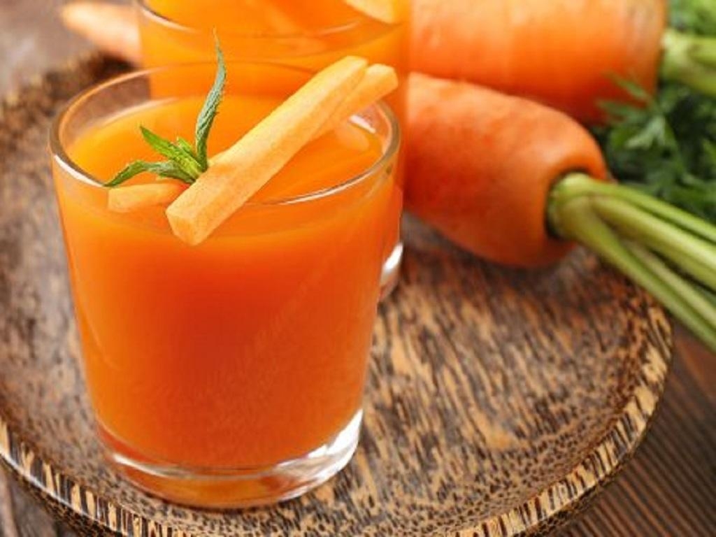 Nên làm nước ép cà rốt bằng máy gì 4