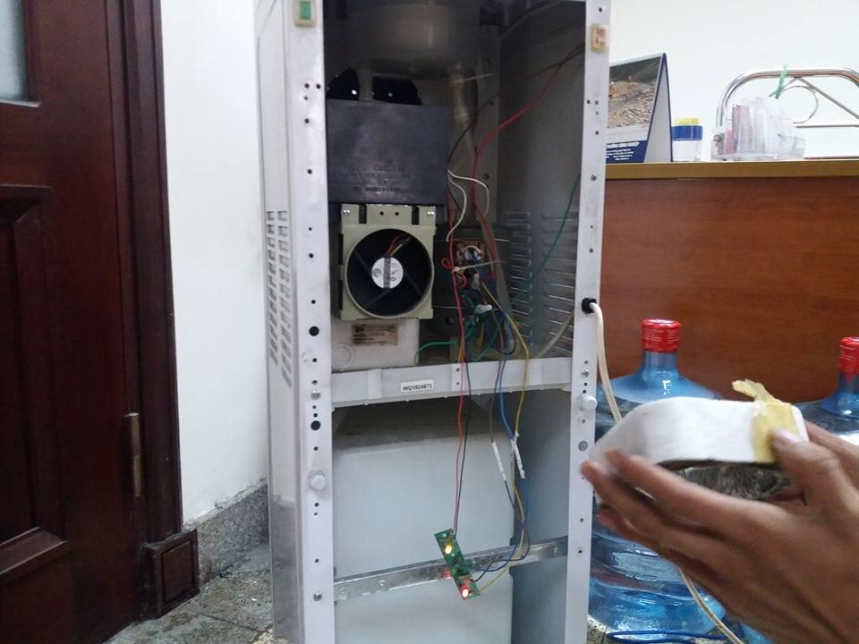 Cây nước nóng lạnh không bơm nước 2