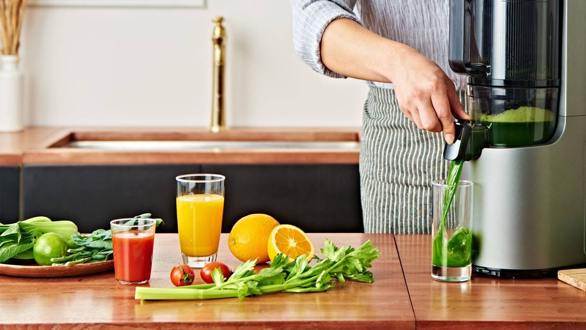 Máy ép chậm có ép được mía hay không? Các nguyên liệu cần lưu ý khi sử dụng máy ép chậm là gì? 4r