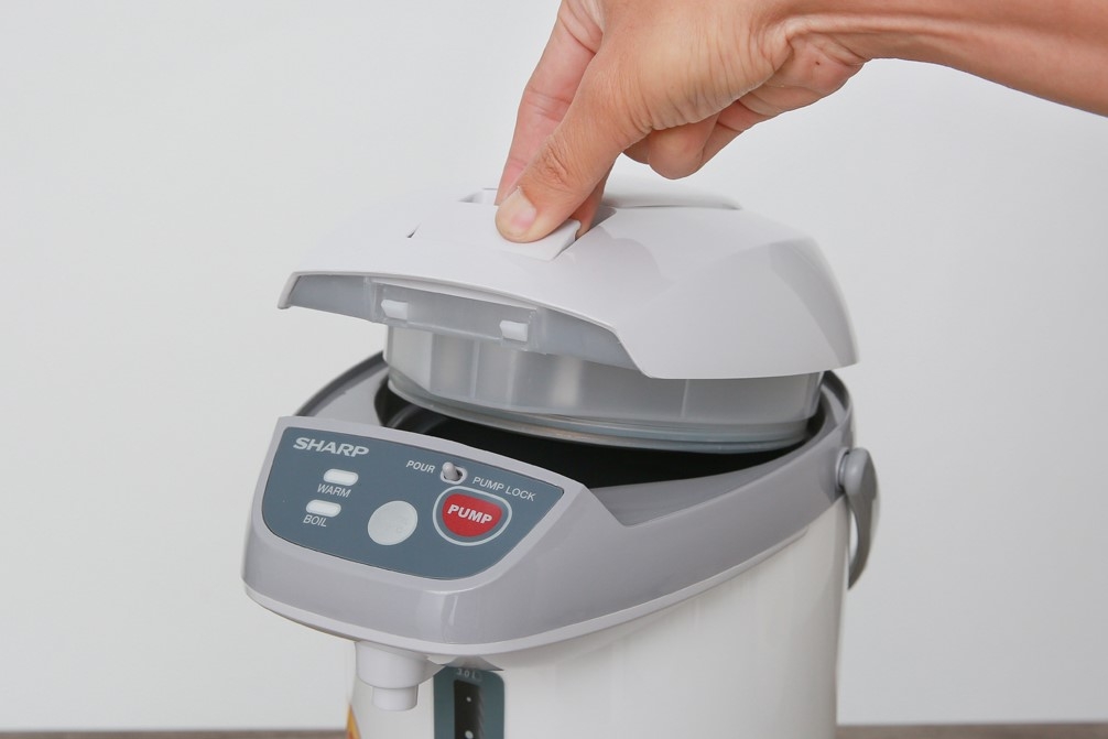 Bình thủy điện Sharp có tốt không hình 5