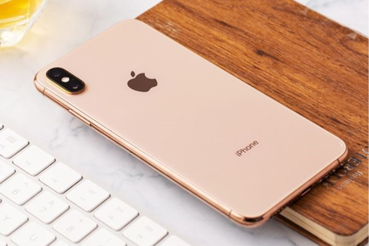 iPhone X có thiết kế đột phá và công nghệ sạc nhanh độc đáo