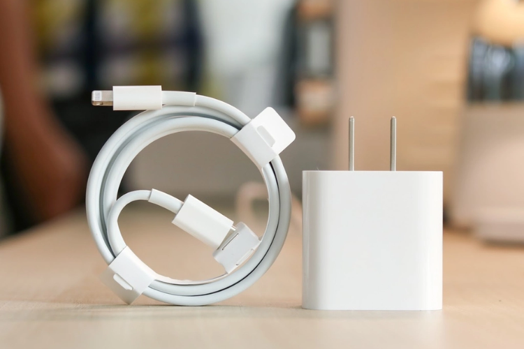 Sạc iPhone X bằng USB Type C 18W