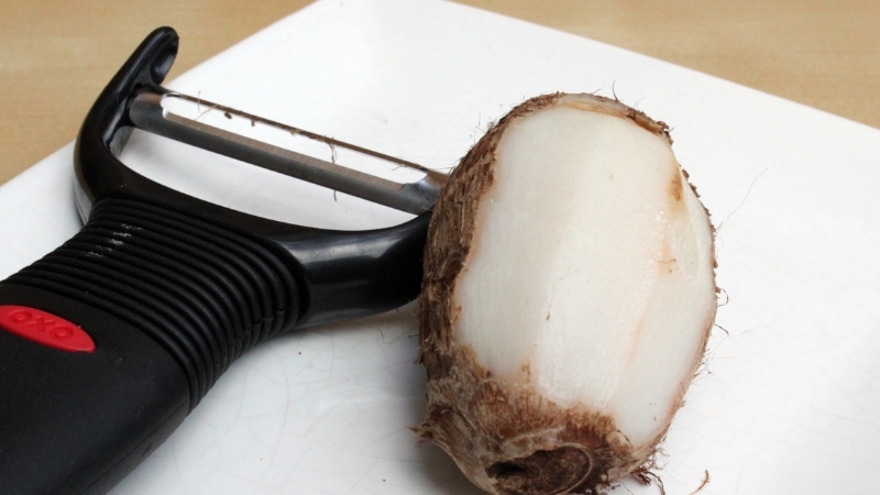 Tại sao gọt khoai sọ lại bị ngứa tay?