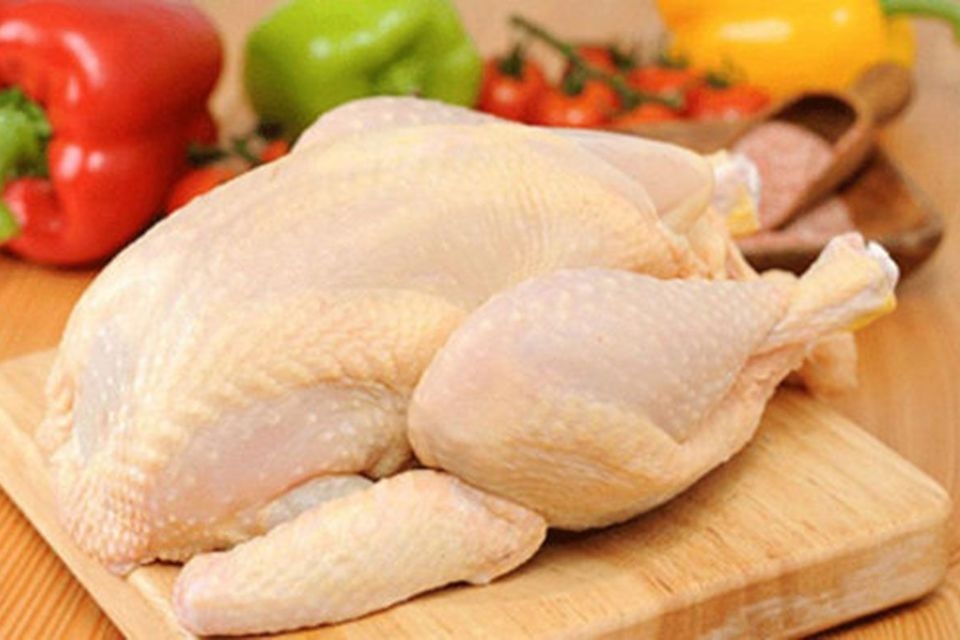 Mẹo chọn gà ngon làm gà hấp lá chanh