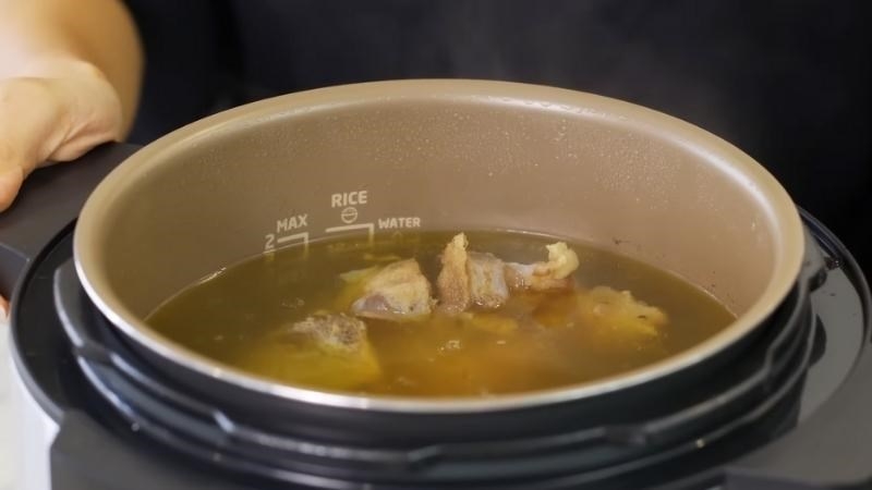 Nấu nước hầm xương nên dùng nồi gì? Hướng dẫn cách chọn nồi để nấu nước hầm xương 3