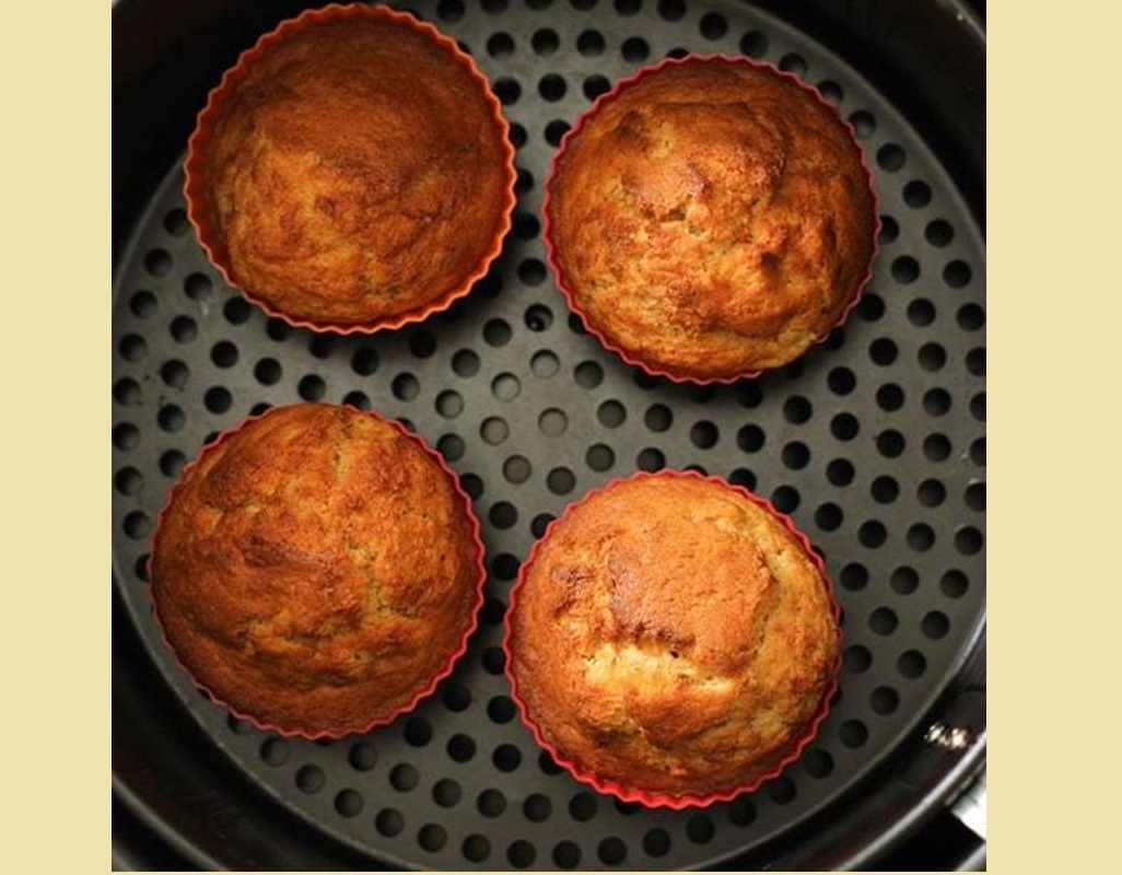 làm bánh bông lan kem trứng socola bằng nồi chiên không 6