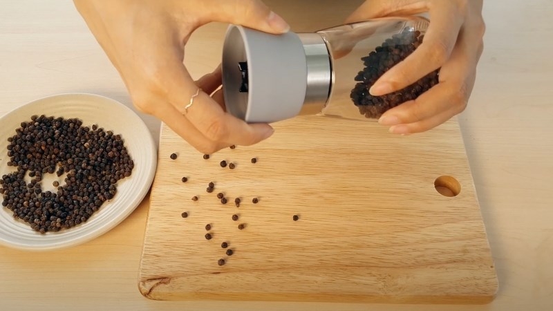 so sánh các loại dụng cụ xay tiêu 4