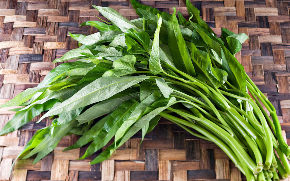 Nhận biết qua mùi vị rau muống