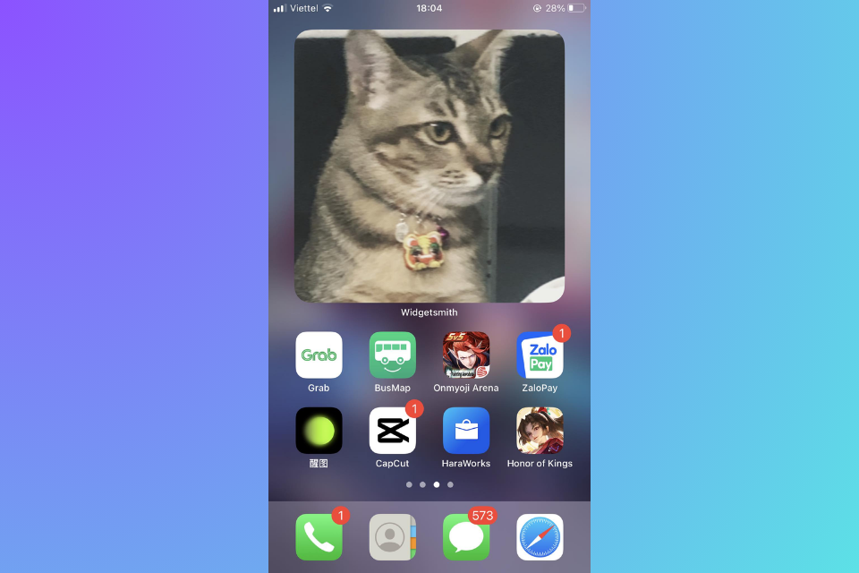 Nhấp giữ vào widget vừa thêm rồi chọn album ảnh mà bạn đã tạo ở bước 1