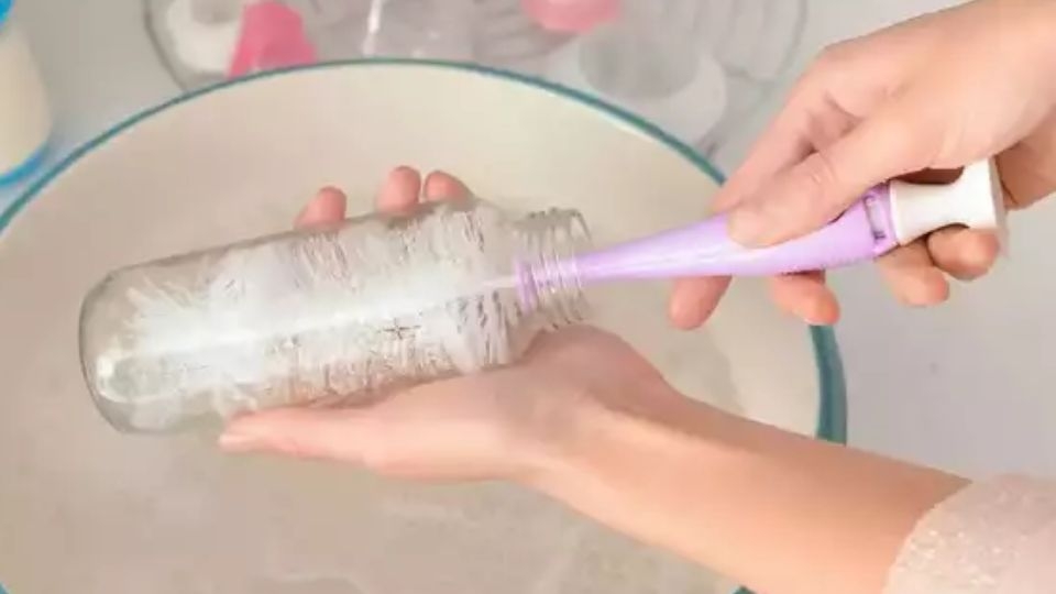 Hướng dẫn sử dụng chai nhựa trong tủ lạnh an toàn